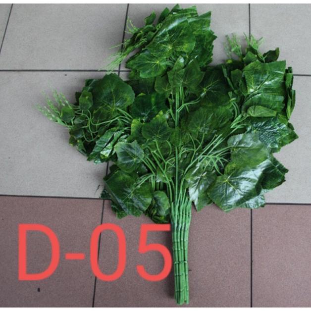 DAUN ANGGUR HIJAU / DAUN ANGGUR PLASTIK / DAUN DEKORASI / D-05/1 LUSIN TERLARISS...,,,,,