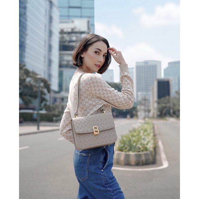 audrey monogram bag Beige