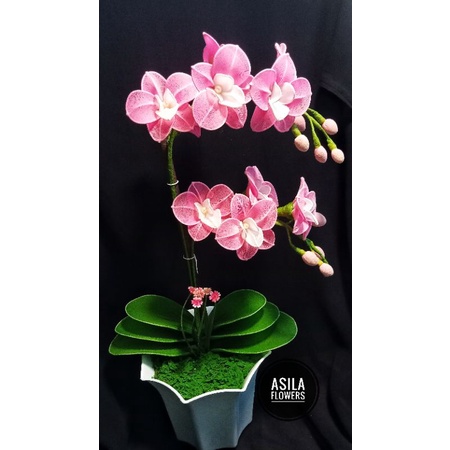 bunga anggrek dari stoking