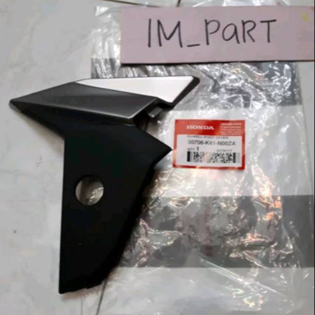 Cover pivot dudukan foot step kiri Honda Supra x 125 fi