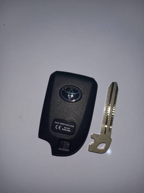 Kunci remot smart key toyota new yaris Original