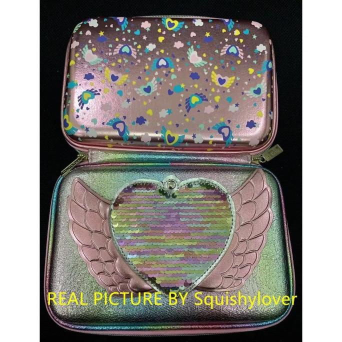 

BISA COD Kotak pensil smiggle wing heart dengan mirror/ heart bisa perubah wrn/TEMPAT PENSIL AESTHETIC/TEMPAT PENSIL ANAK PEREMPUAN/TEMPAT PENSIL LUCU/TEMPAT PENSIL 3D/TEMPAT PENSIL TRANSPARAN/TEMPAT PENSIL LUCU/TEMPAT PENSIL KOREA/TEMPAT PENSIL