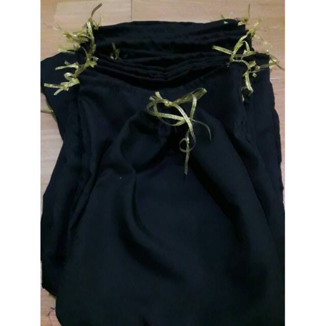 

(custom)kantong kain hitam pita gold