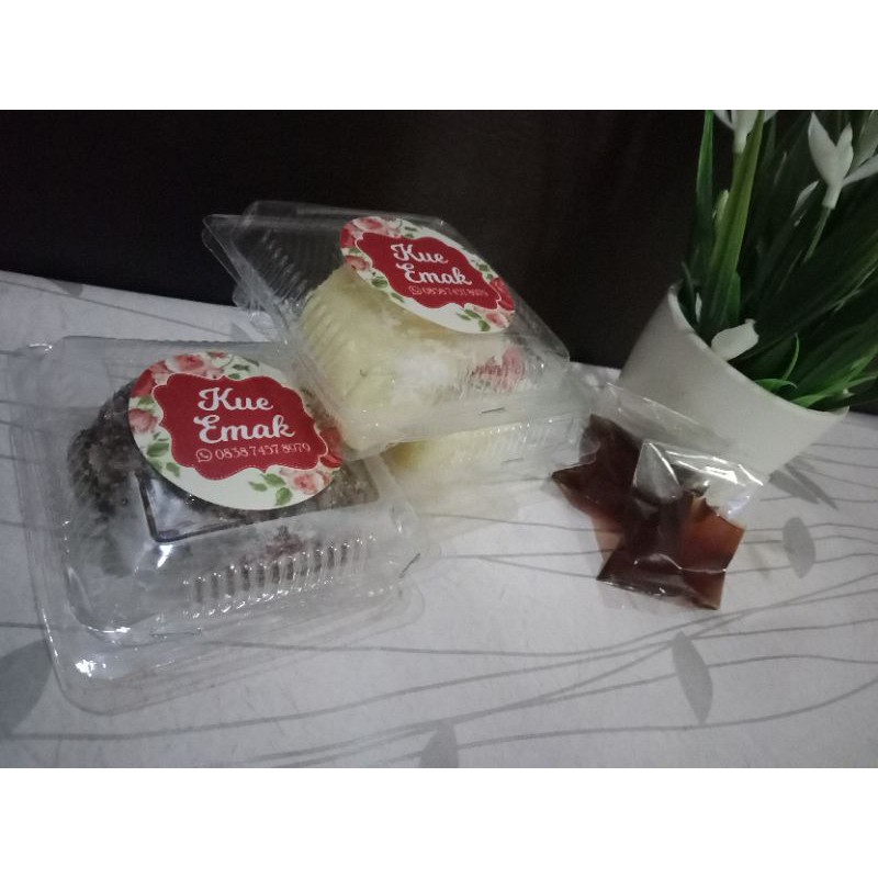 

Uli Gupak dan Gemblong, makanan khas betawi