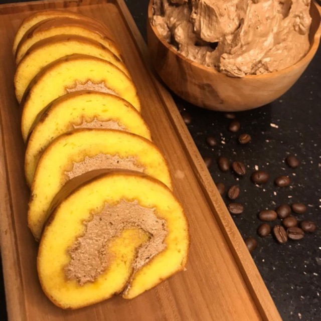

Bolu Gulung Medan WhenCake Rasa Mocca ( Panjang )