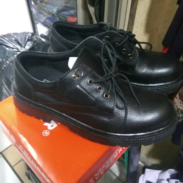 Sepatu pantopel safety