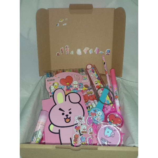 

Hampers BTS | Hampers Ultah | Hampers Birthday | Hampers Costum | Hampers Wisuda