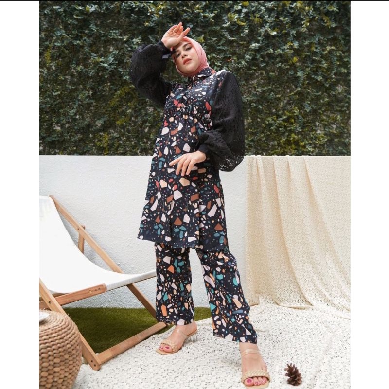 PRE LOVED One Set Dear Kinara X AISH (Inspiring Size M)