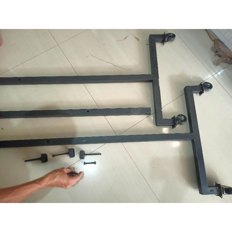

jagrak papan tulis 122x244 cm / penyangga / kaki papan / besi