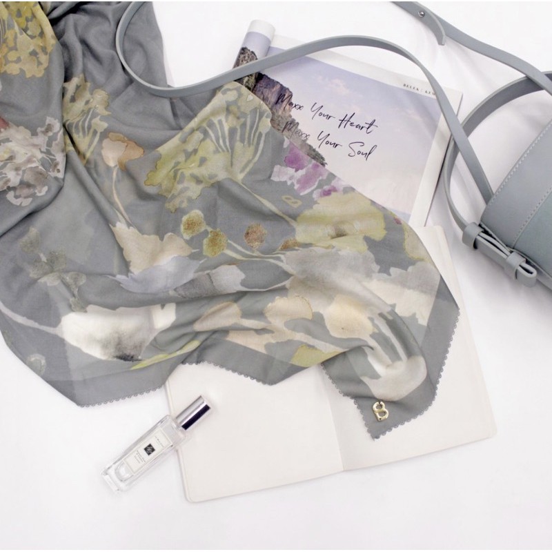 SALE Preloved Buttonscarves ASOKA
