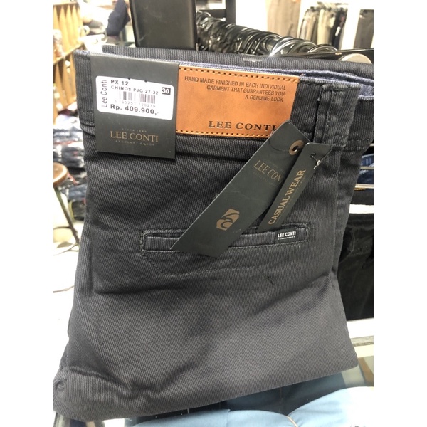 CHINOS Hitam Motif Lee Conti