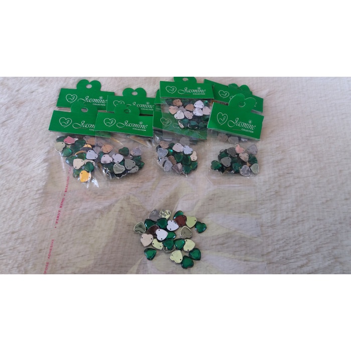 Manik Manik / Mata Jahit Motif Love Warna Hijau ( 1Bungkus)