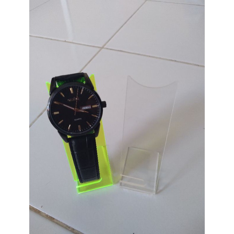 Display/tatakan jam tangan