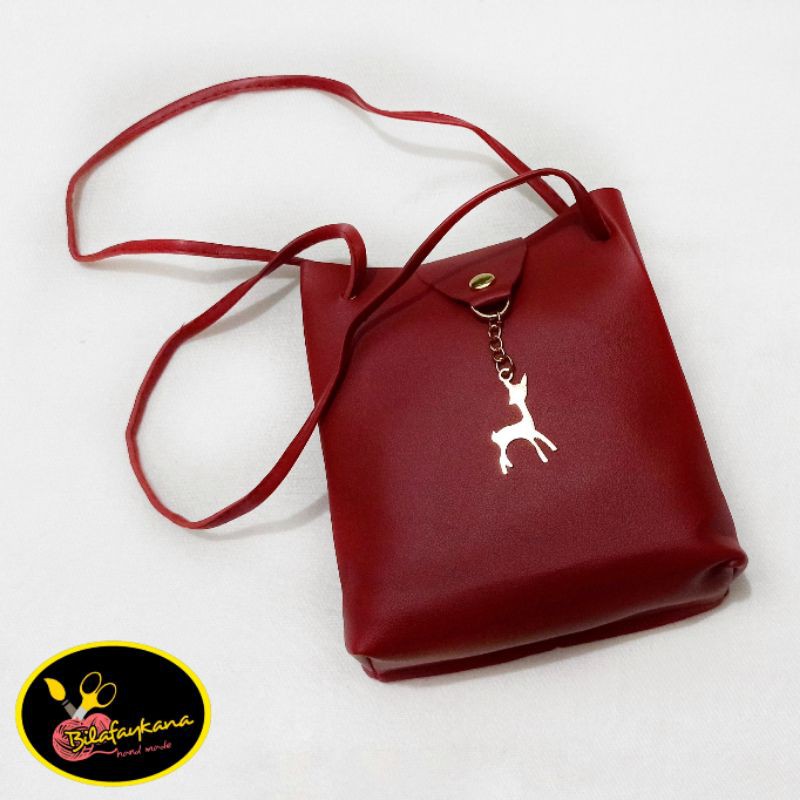 Tas Kulit Sintetis Merah Maroon