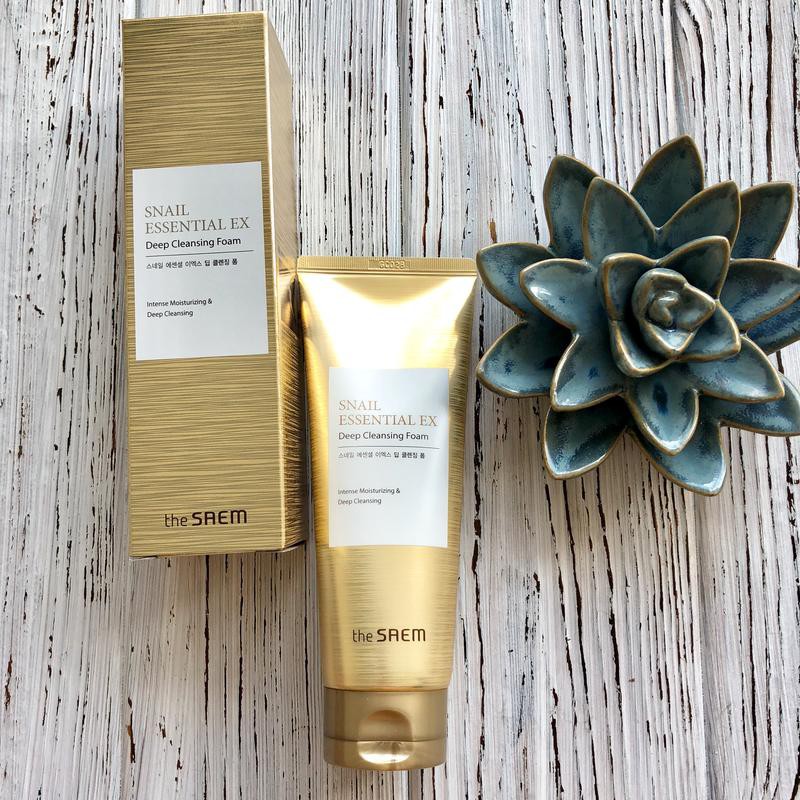 snail essential deep cleansing foam