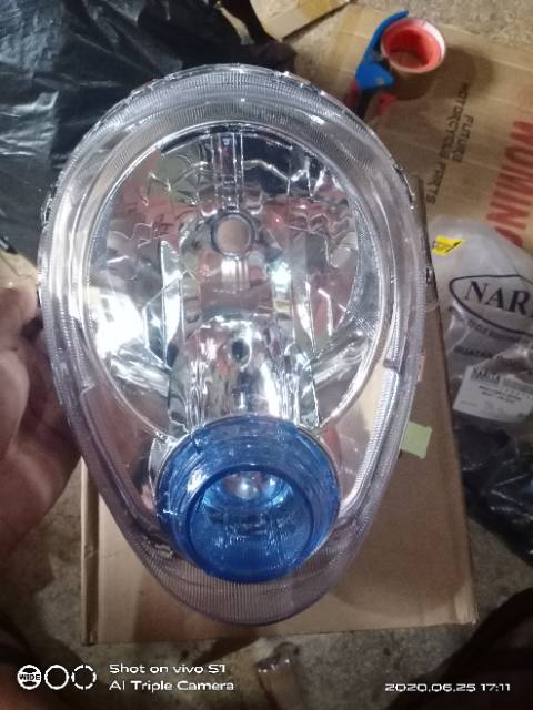 Reflektor lampu depan scoopy karbu karburator