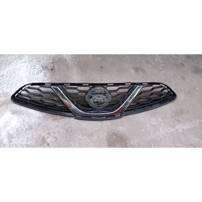 Grill Nissan March 2014 2015