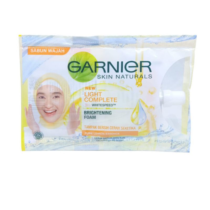 Garnier Light Complete Brightening Foam Sachet