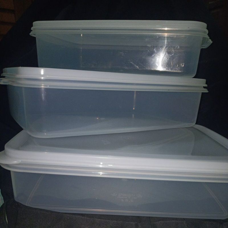 Toples plastik kotak lion star 2,5 liter