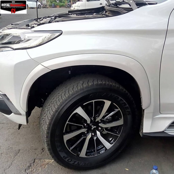 {BEKAS} Bodykit Over fender All new Pajero Sport - Putih Limited