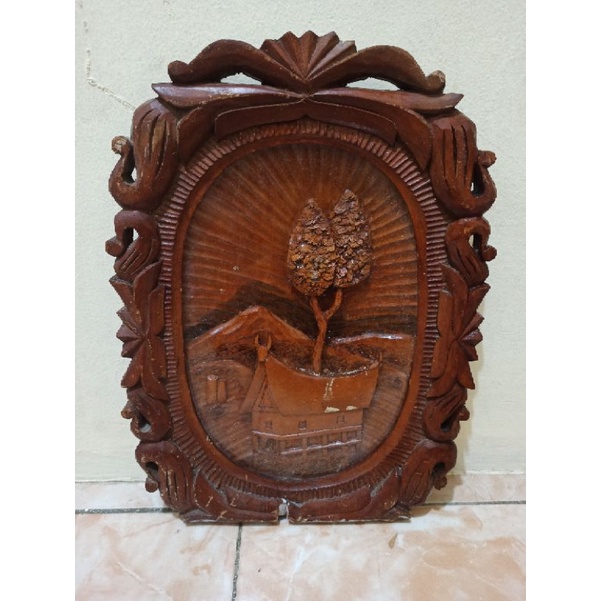 Pajangan Dinding Vintage melamin ukiran motif Rumah Minang 41X30 CACAT