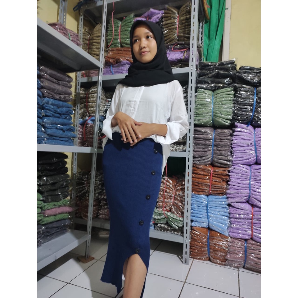 ROK SPAN RAJUT 7/8 | BAWAHAN WANITA BELAH PINGGIR MOTIP KANCING//NGEPRES BODY MAKS BB 65 KG