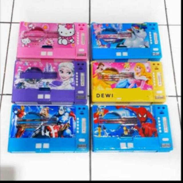 

Kotak Pensil Magnet Jumbo Free 3pensil 1717
