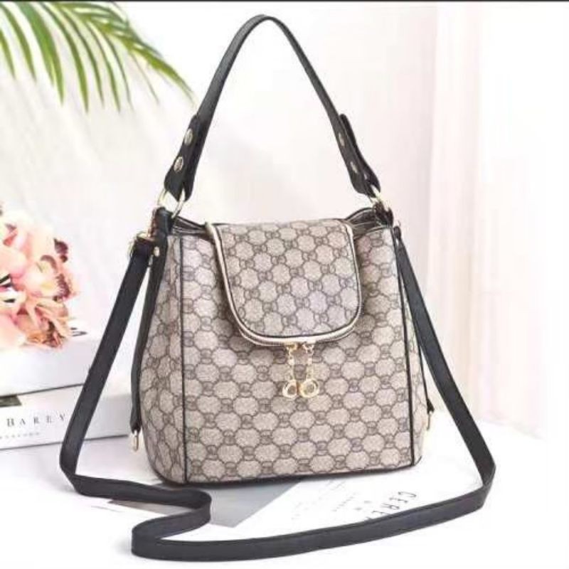 tas slempang wanita terbaru/terlaris/motif Chanel(R2 store)