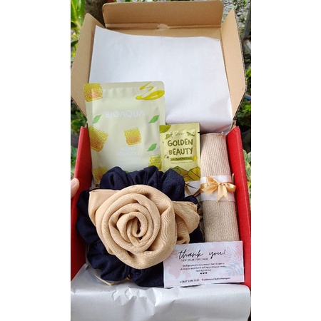 

Hampers Box Cewek