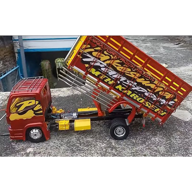 TERLARIS TRUK BAK JUNGKIT MINIATUR TRUK OLENG WARNA MERAH