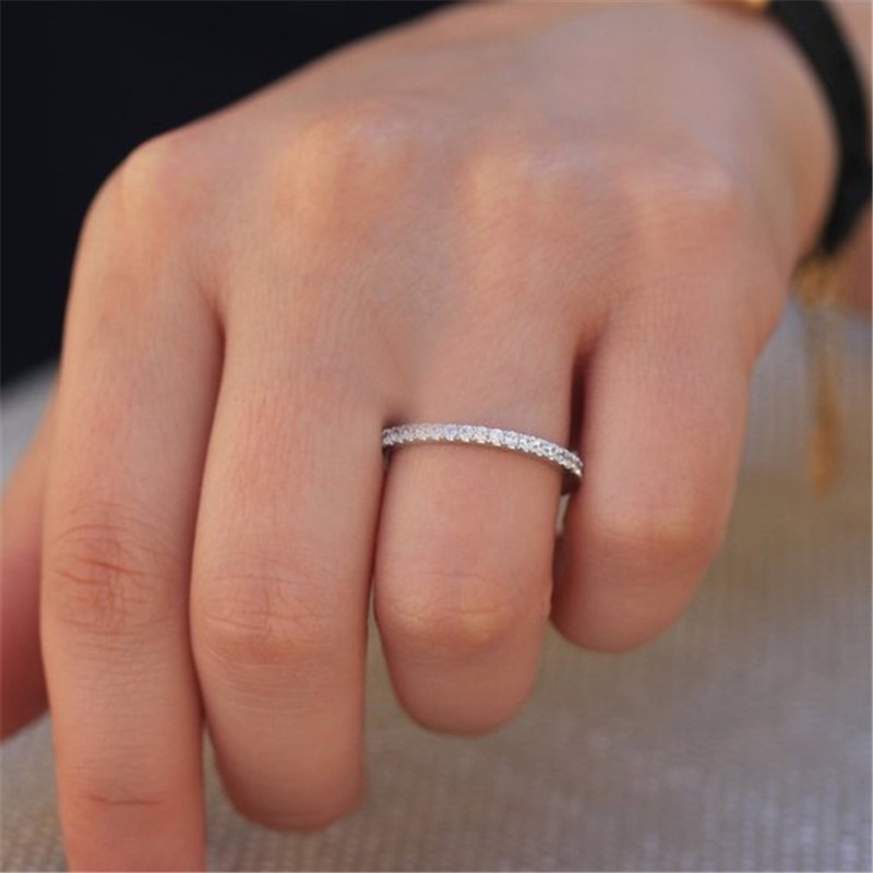 New simple and fashionable wild single row diamond ring