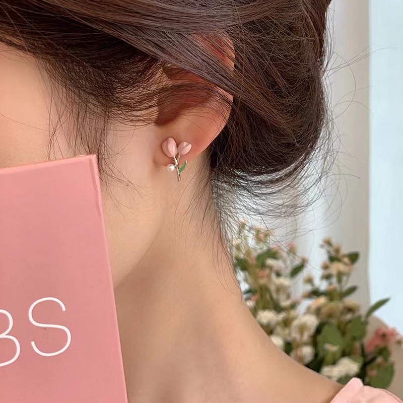 Anting S925 Silver Needle Bentuk Bunga Tulip Aksen Mutiara Gaya Korea Untuk Wanita