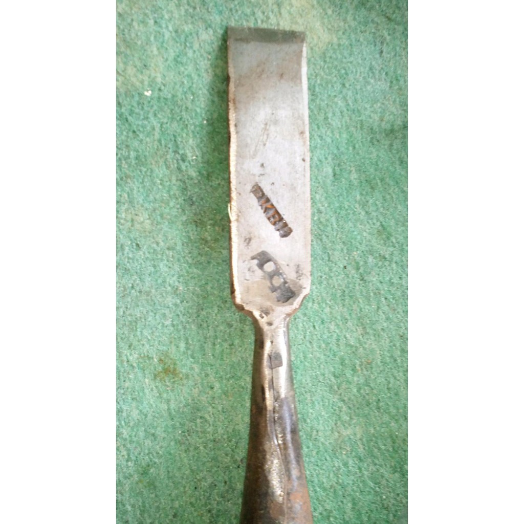 pahat tukang kayu besar