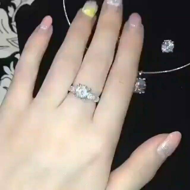 Cincin Swarovski Wanita Cincin Replika Berlian Cincin Silver Wanita Cincin Emas Cincin Perak