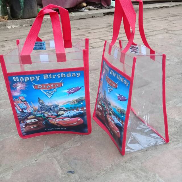

Tas ultah mika