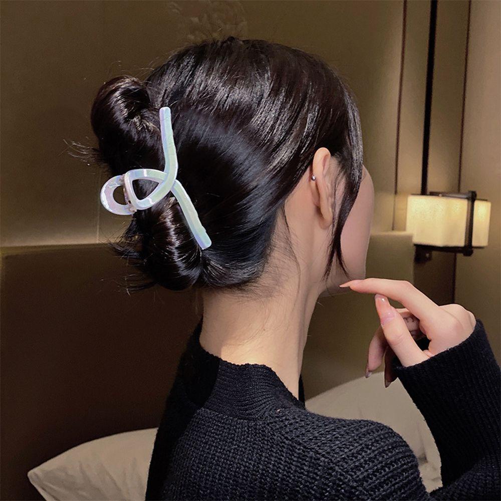 Needway Geometris Rambut Cakar Manis Retro Desain Fashion Temperamen Akrilik Mermaid Warna Laser Hiu Ambil Klip