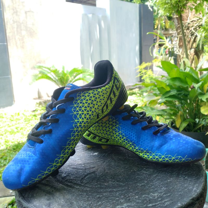 Sepatu Bola Second Original Brand LOTTO