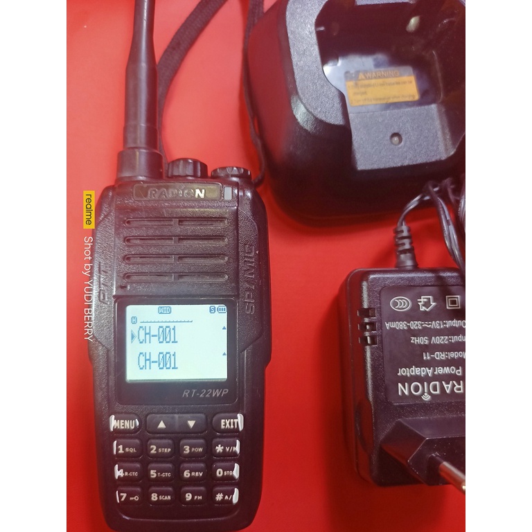 HT RADION RT 22 WP NORMAL DUALBAND LAYAR LEBAR PUTIH HT RADION RT22WP MANTAB