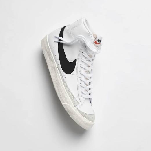 NIKE Blazer Vintage Mid '77 White Black Womens