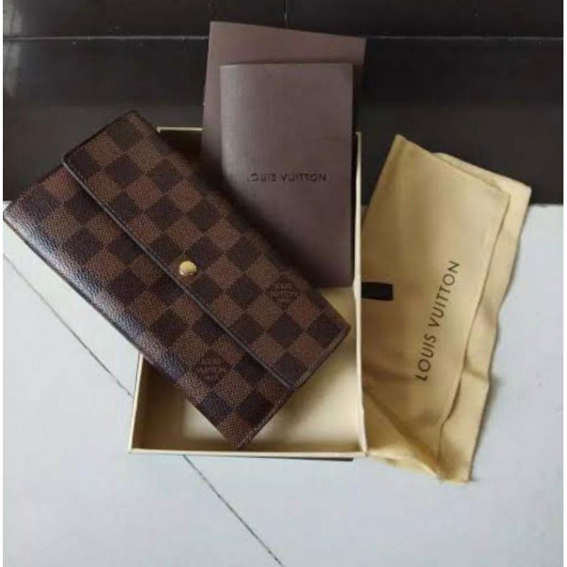 dompet wanita LV