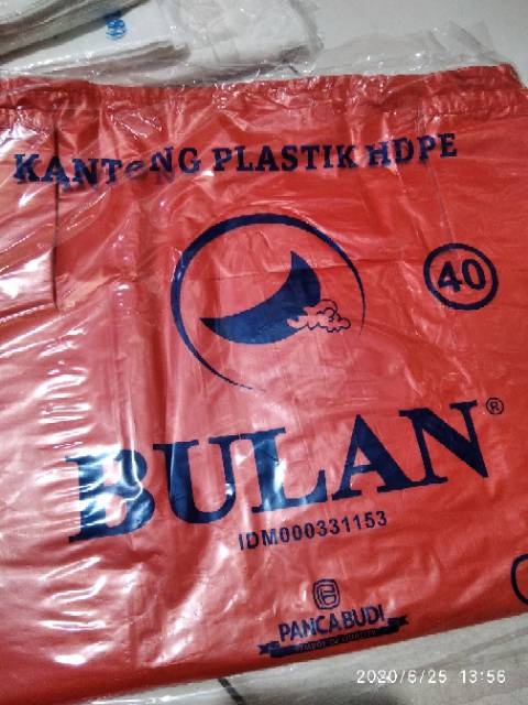 Kantong plastik kresek merah merk Bulan