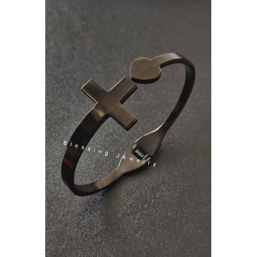 Gelang Bangle Salib Polos Titanium Wanita