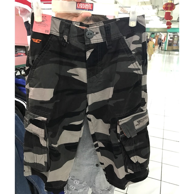 CELANA PENDEK CARGO ARMY CARDINAL