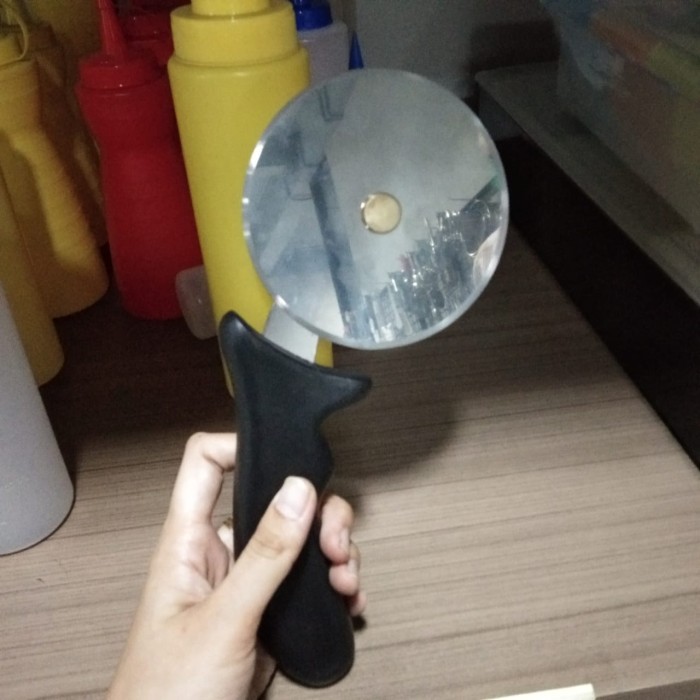 

[PROMO EKSKLUSIF] Pisau Pizza /Pisau Pemotong Pizza/ Pizza Cutter 10Cm 10702004 TERBATAS