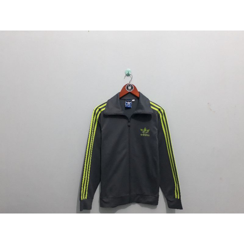 tracktop adidas original europe