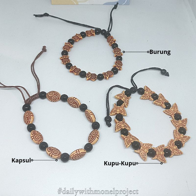 Gelang Etnik Kayu Beragam Motif