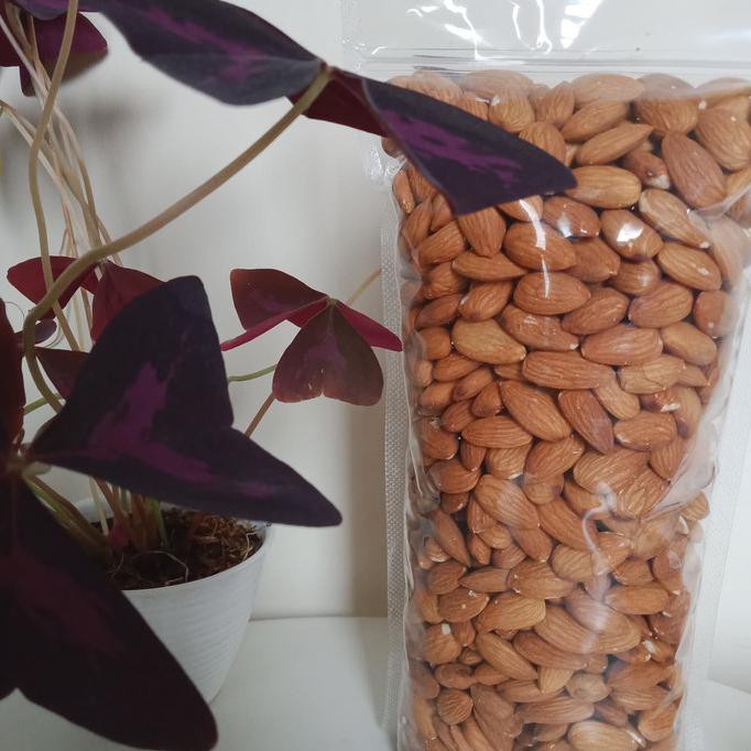 

Kacang Almond Mentah Blue Diamond 1Kg Fiafia.Store