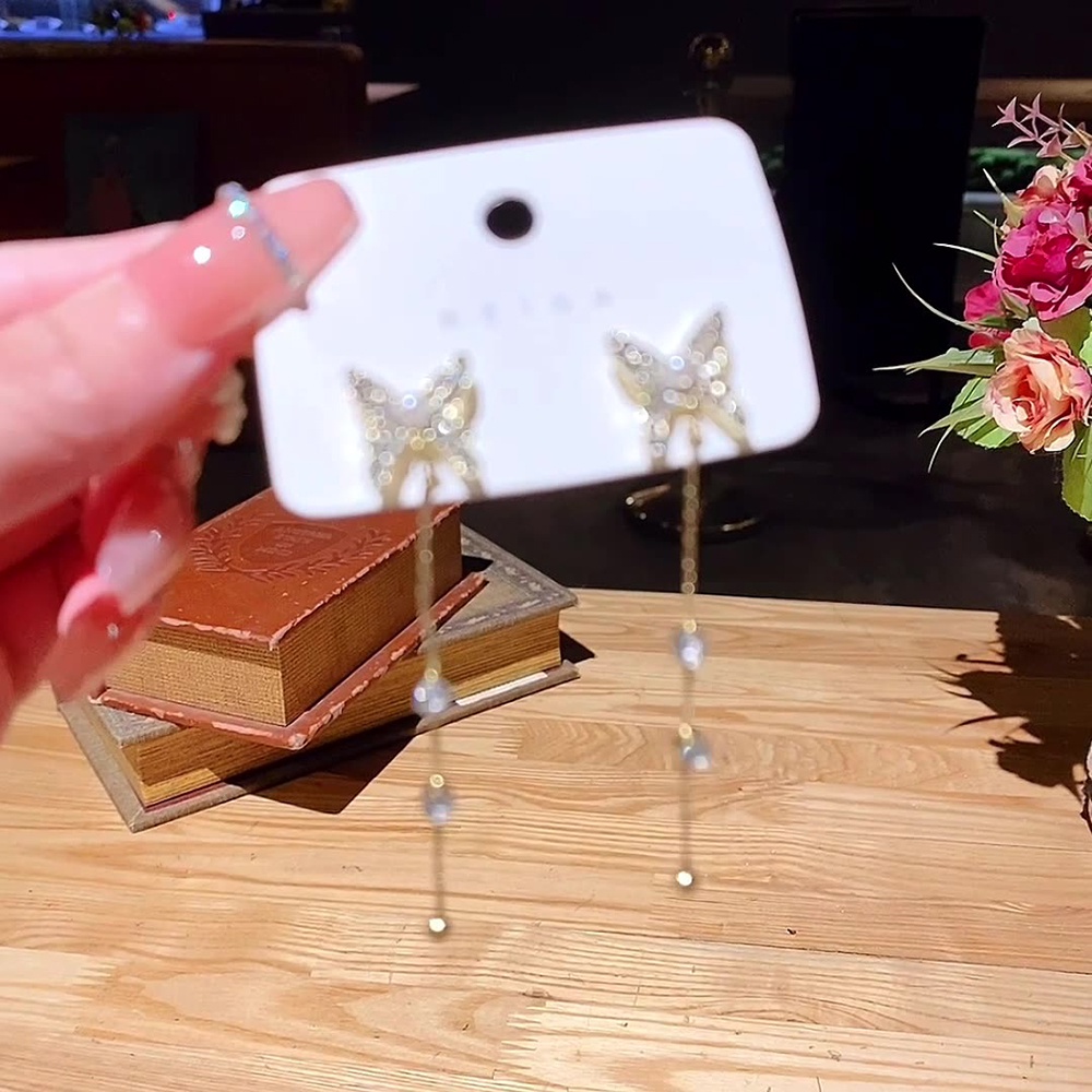Anting Tusuk Gantung Desain Kupukupurumbai Rantaimutiaraberlian Imitasi Gaya Koreaelegan Untuk Wanita