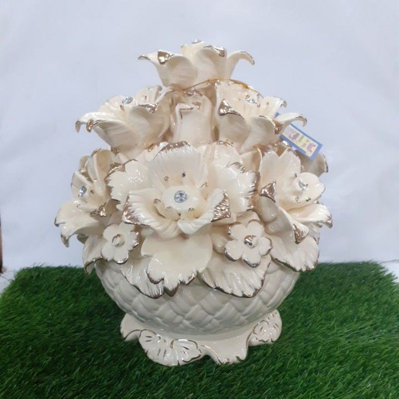 

Bunga italy cream sedang