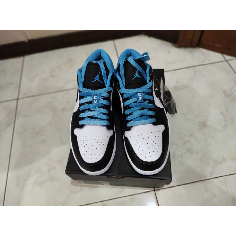 Nike Air Jordan 1 Low SE Laser Blue